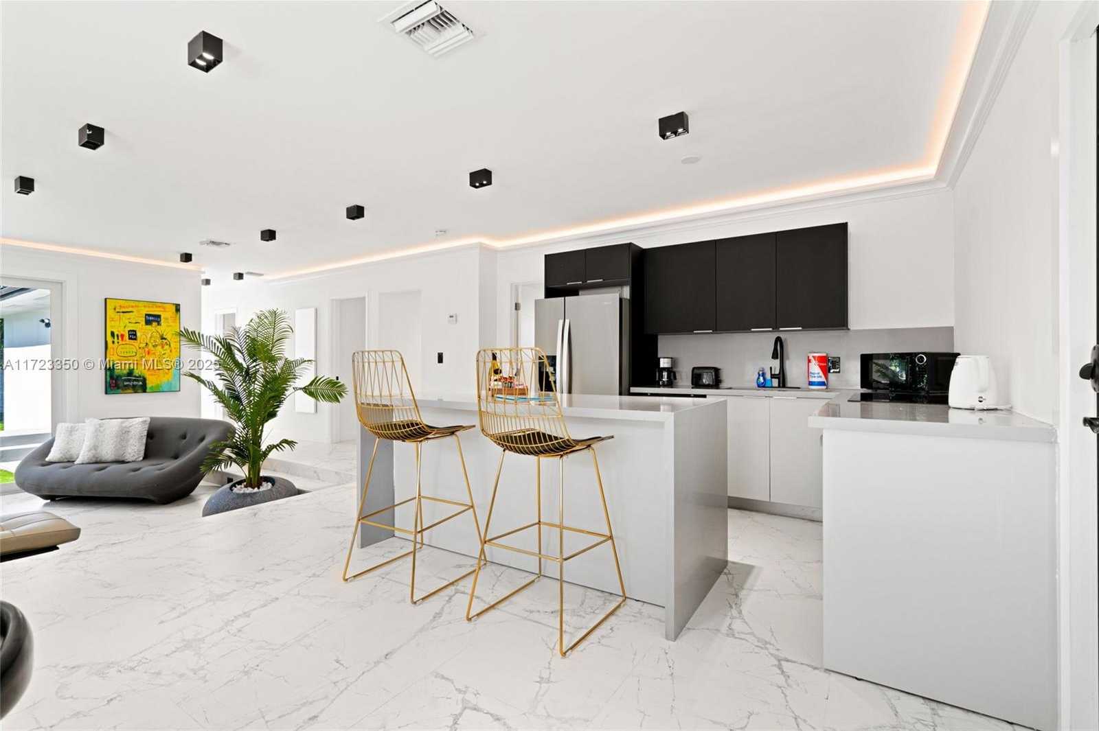 Small Image of 270 NORTH WEST 50TH, Miami Number 20