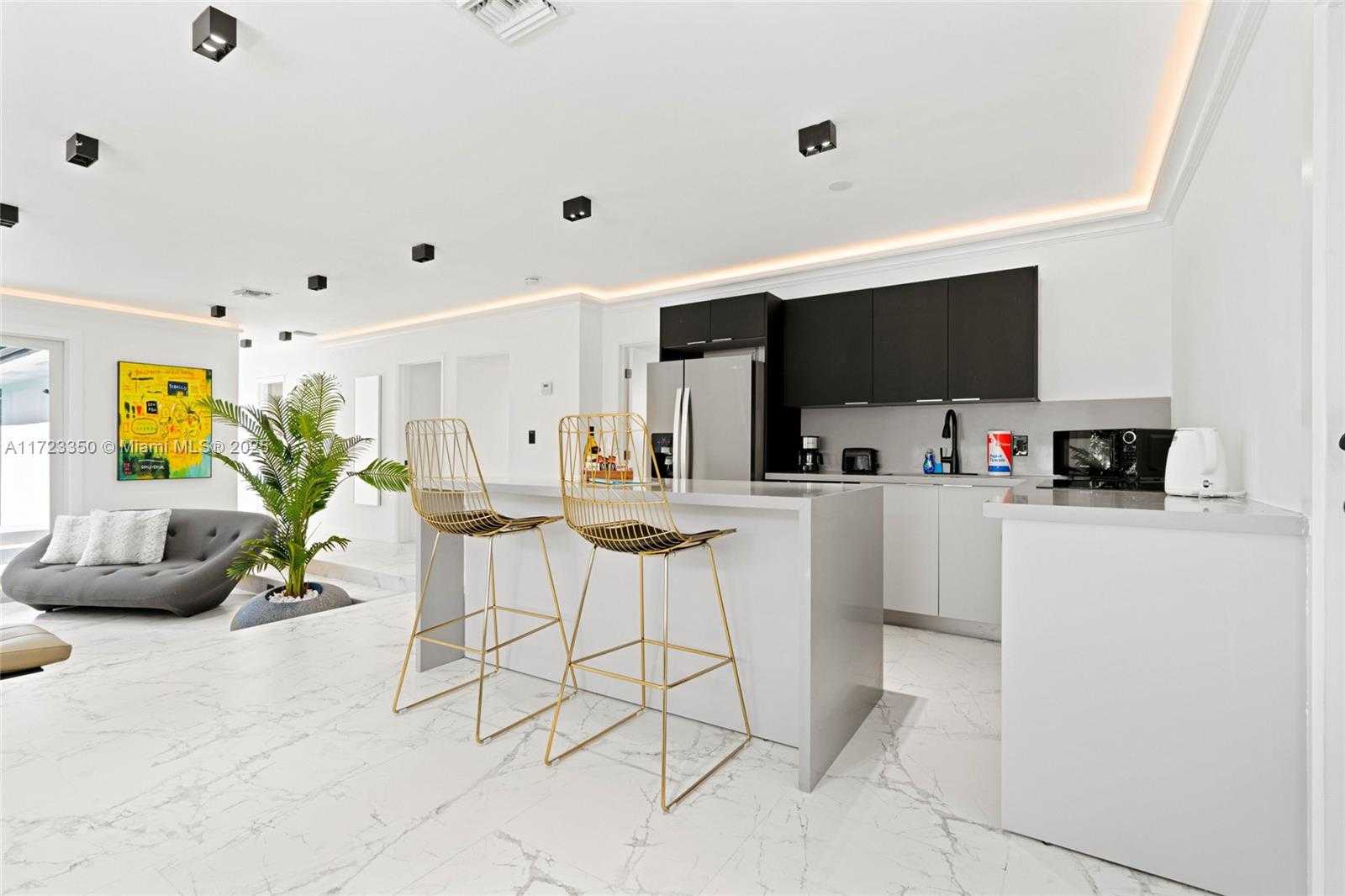Small Image of 270 NORTH WEST 50TH, Miami Number 30