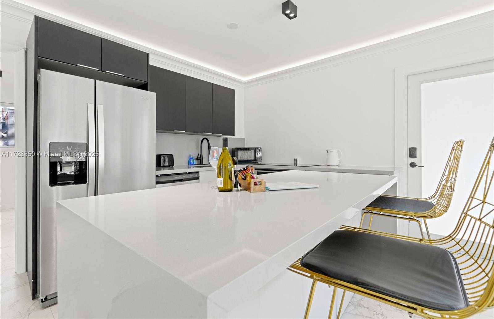 Small Image of 270 NORTH WEST 50TH, Miami Number 5