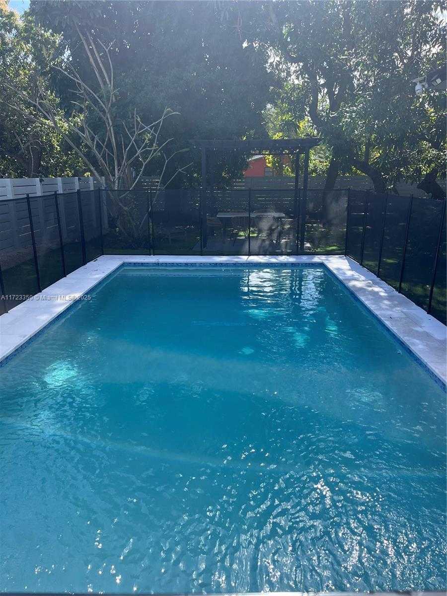 Small Image of 270 NORTH WEST 50TH, Miami Number 6