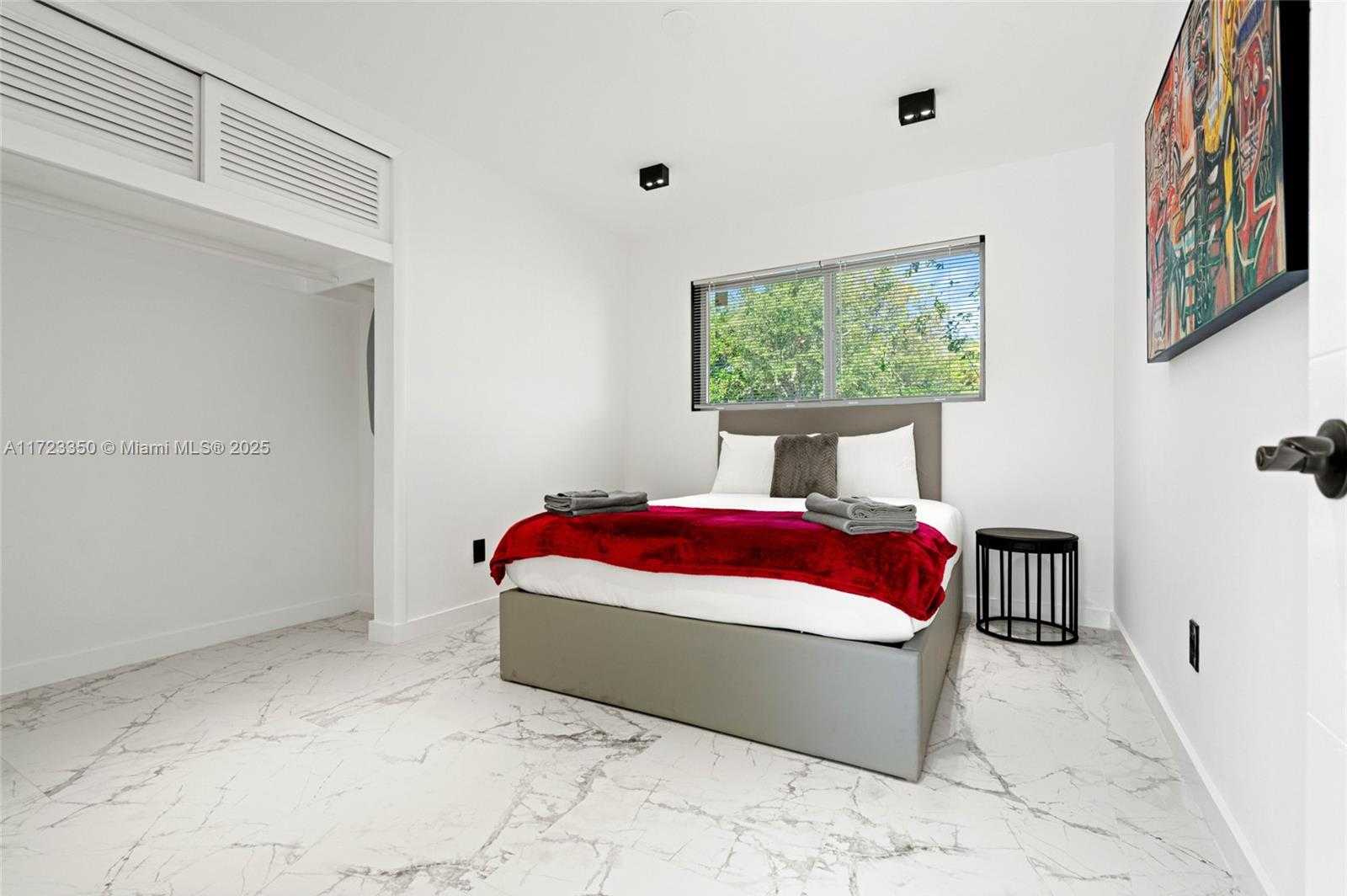 Small Image of 270 NORTH WEST 50TH, Miami Number 8
