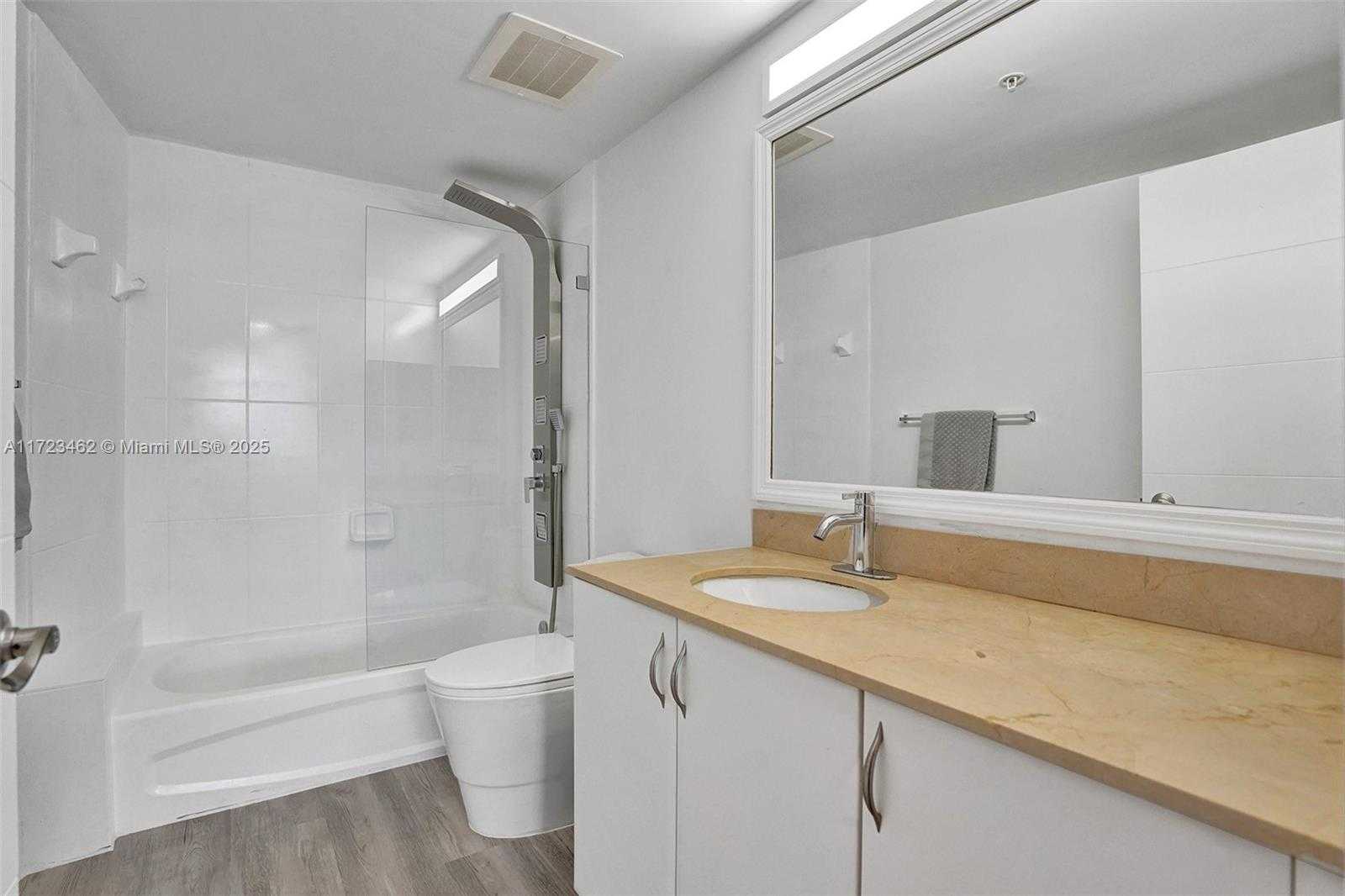 Small Image of 1750 NORTH BAYSHORE DR #3802, Miami Number 11