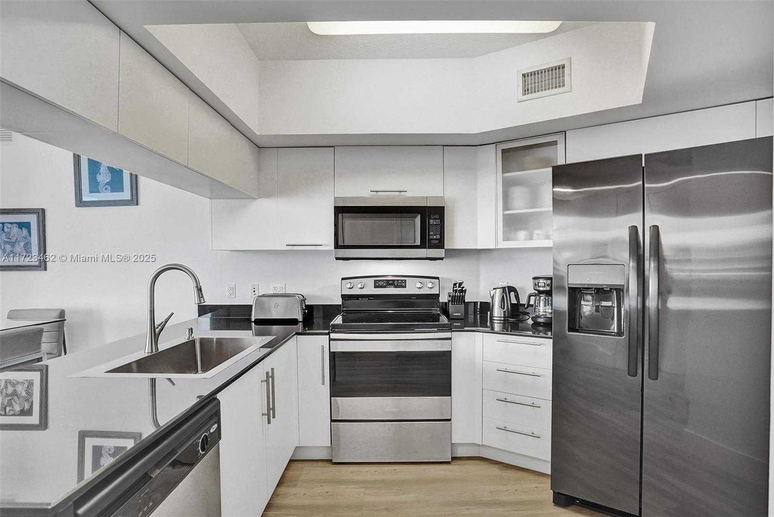 Small Image of 1750 NORTH BAYSHORE DR #3802, Miami Number 7