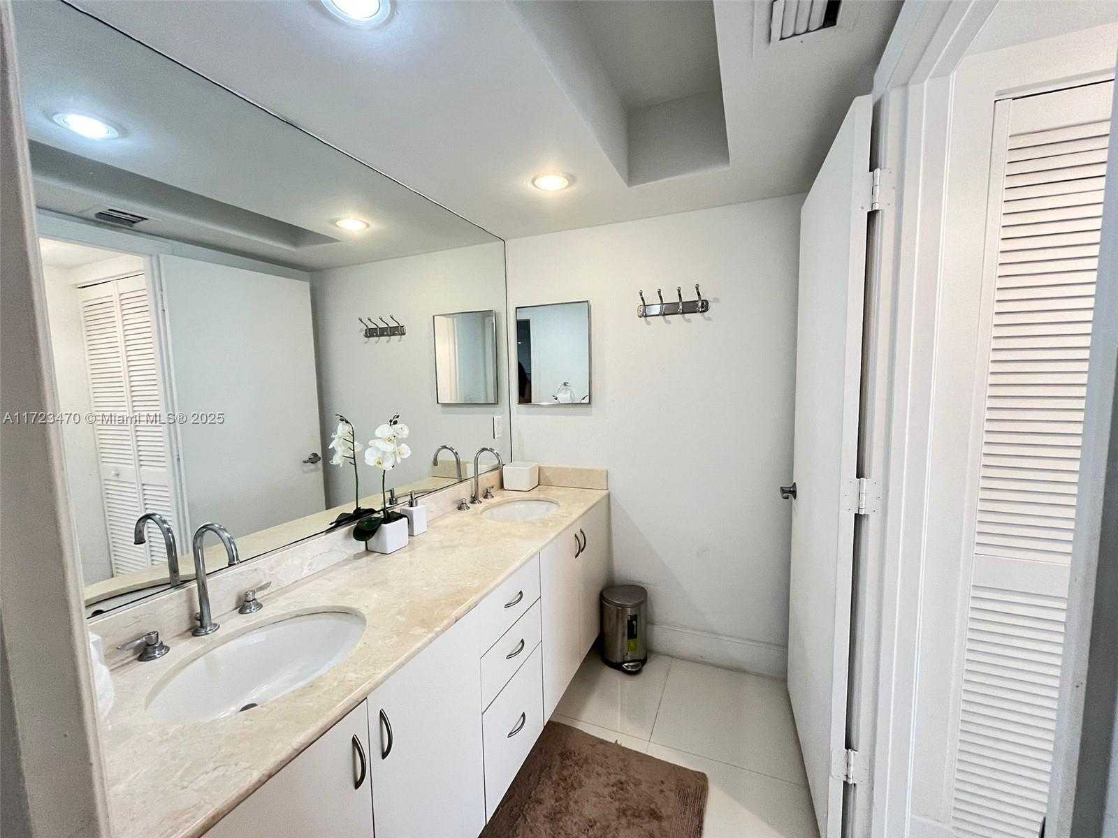 Small Image of 6917 COLLINS AVE #1206, Miami Beach Number 9