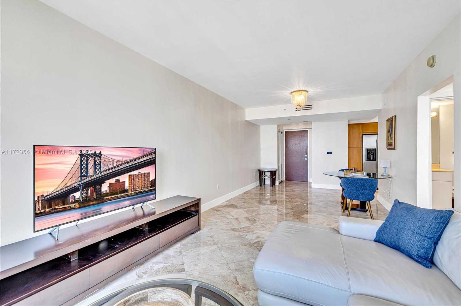 Small Image of 6365 COLLINS AVE #2510, Miami Beach Number 12