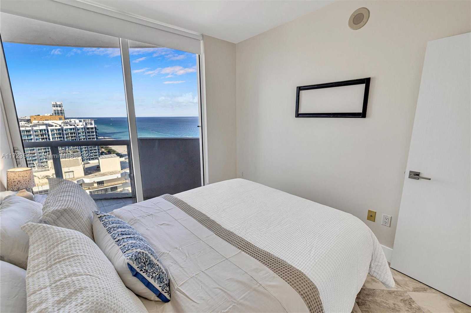 Small Image of 6365 COLLINS AVE #2510, Miami Beach Number 17