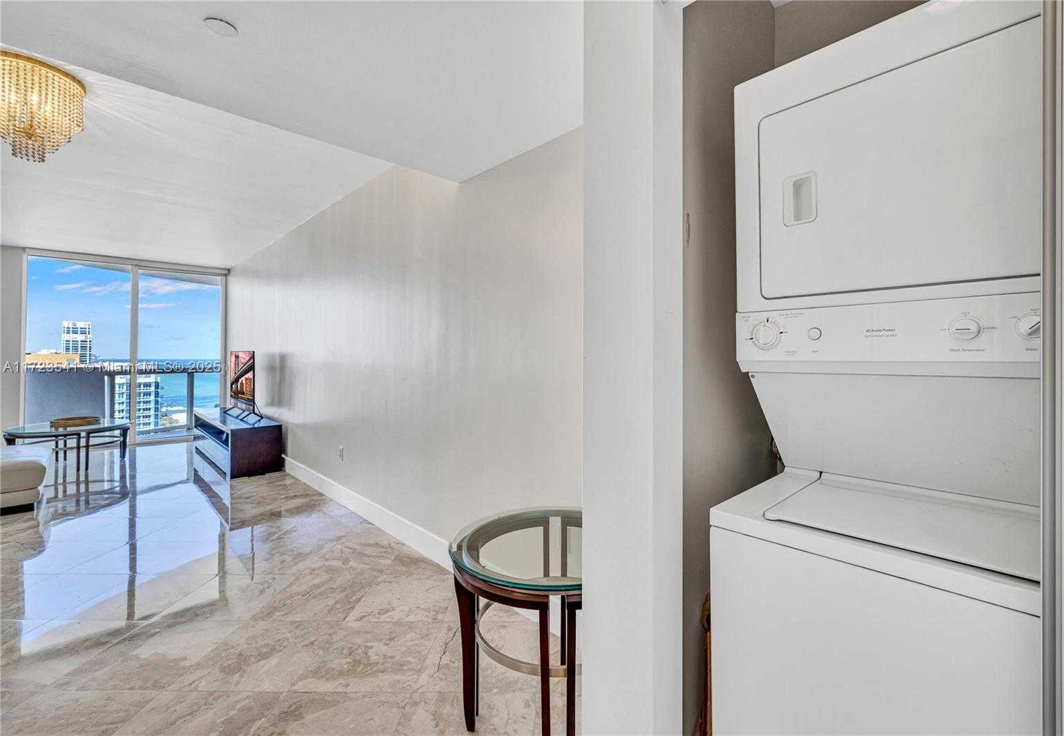Small Image of 6365 COLLINS AVE #2510, Miami Beach Number 20