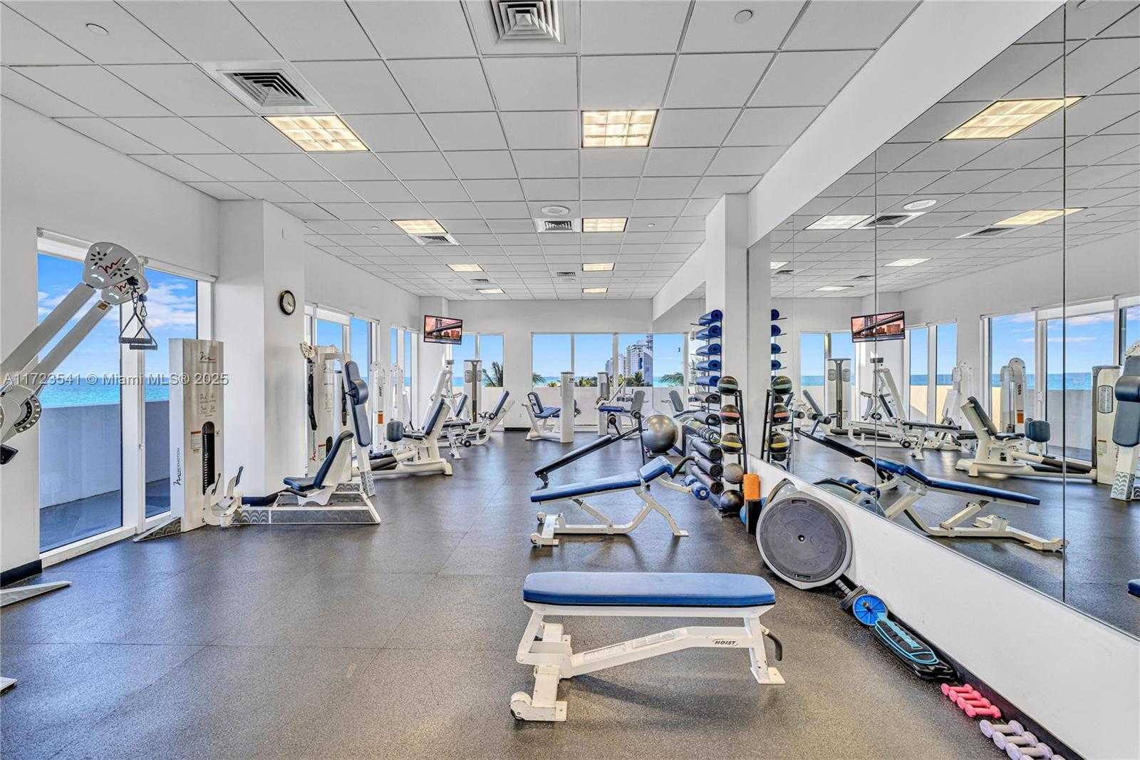 Small Image of 6365 COLLINS AVE #2510, Miami Beach Number 23