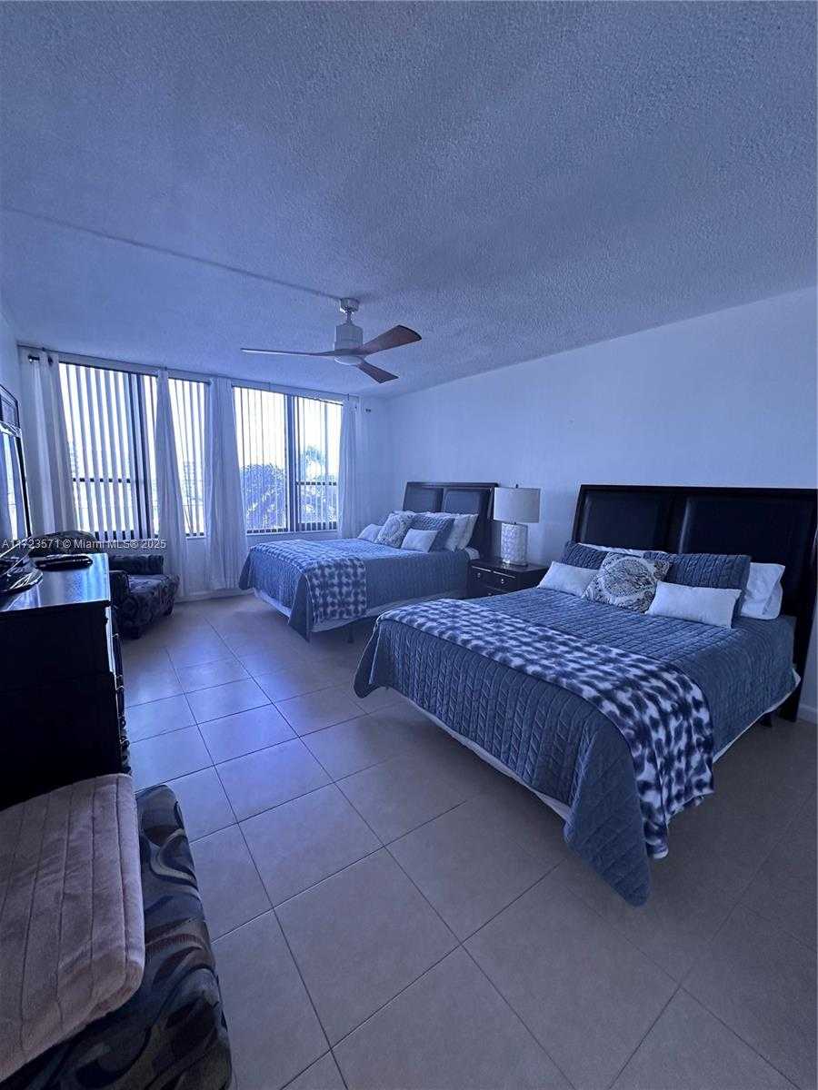 Small Image of 3505 SOUTH OCEAN DR #401, Hollywood Number 2