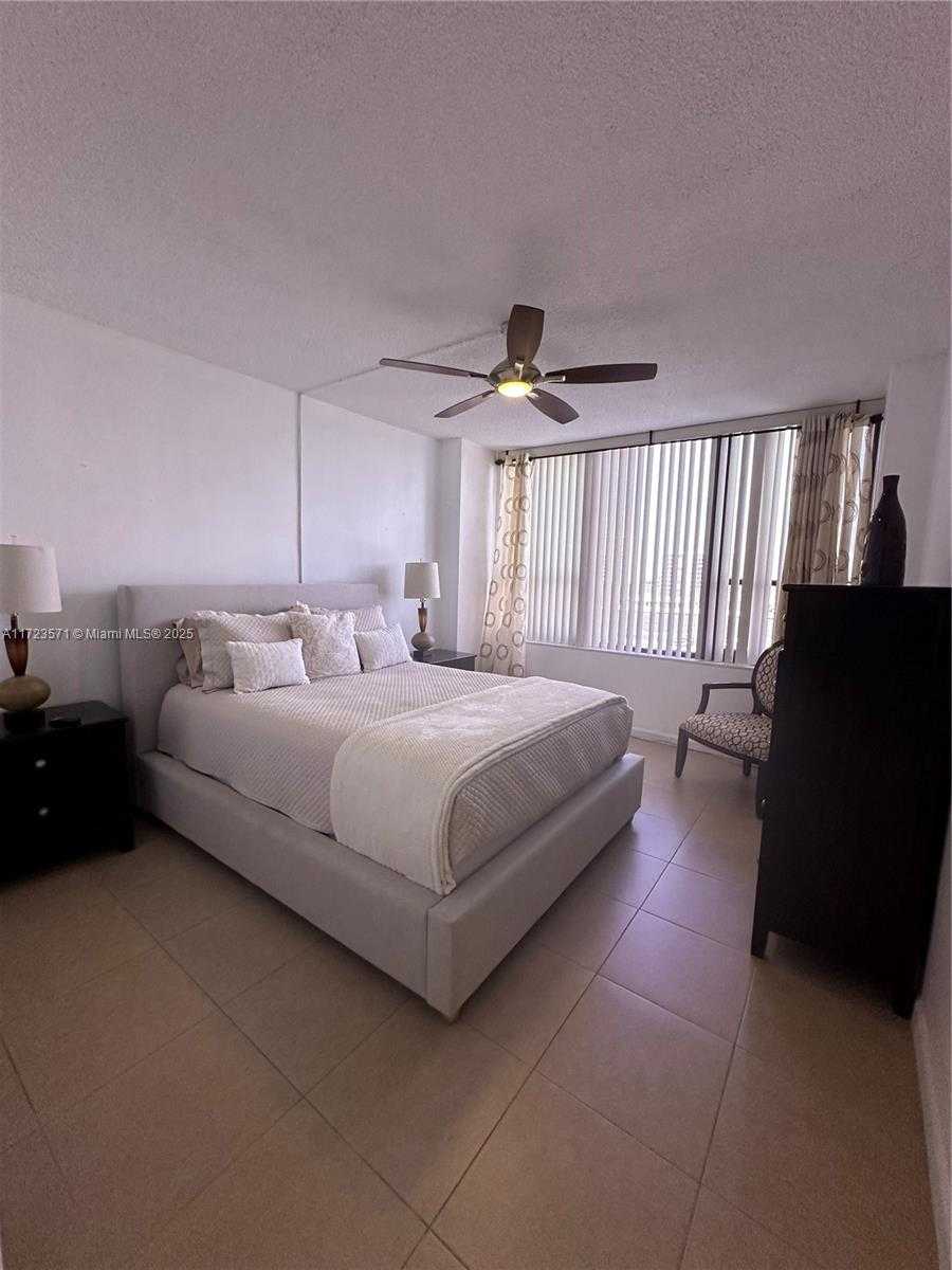 Small Image of 3505 SOUTH OCEAN DR #401, Hollywood Number 3