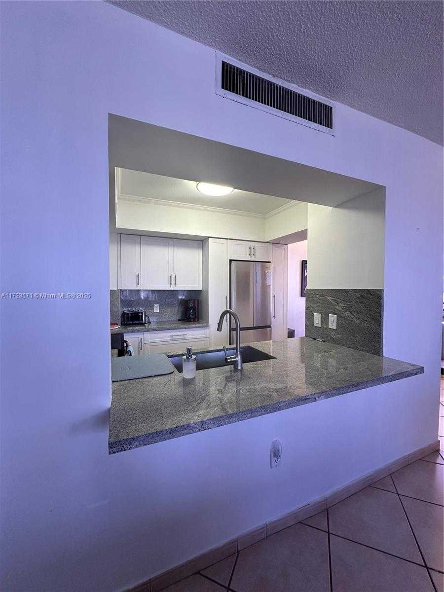 Small Image of 3505 SOUTH OCEAN DR #401, Hollywood Number 7