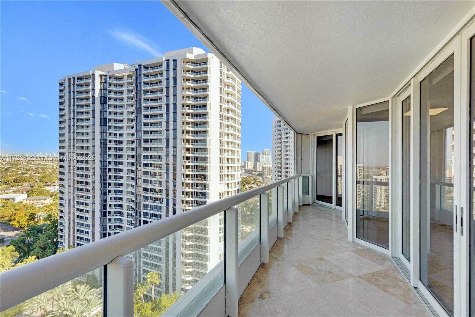 Small Image of 21055 YACHT CLUB DR #2104, Aventura Number 15