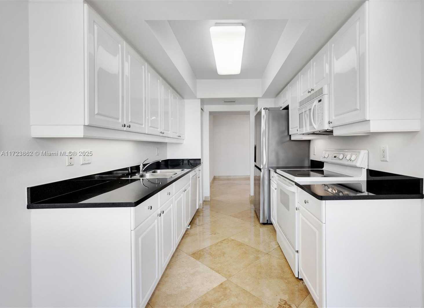 Small Image of 21055 YACHT CLUB DR #2104, Aventura Number 16