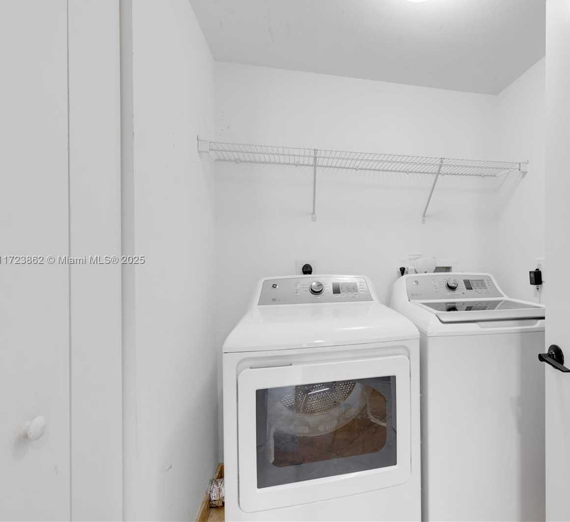 Small Image of 21055 YACHT CLUB DR #2104, Aventura Number 20