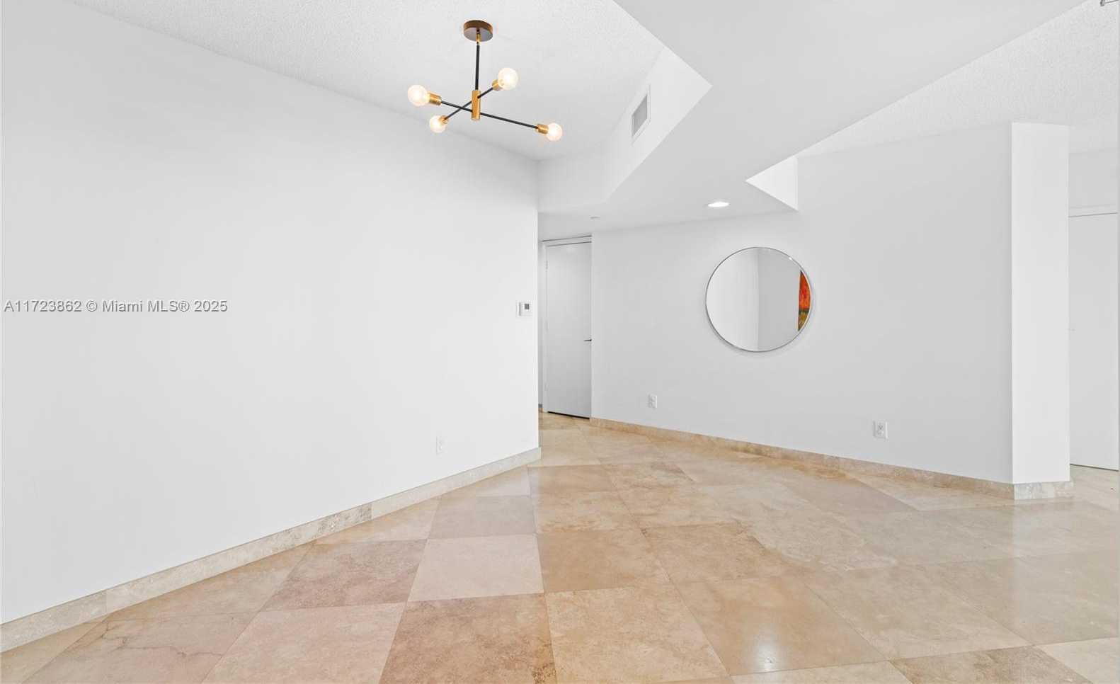 Small Image of 21055 YACHT CLUB DR #2104, Aventura Number 26