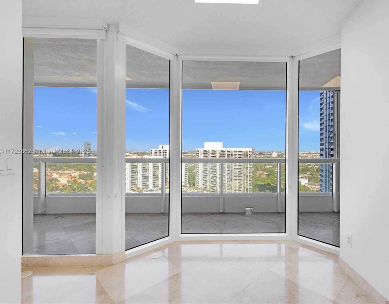 Small Image of 21055 YACHT CLUB DR #2104, Aventura Number 9