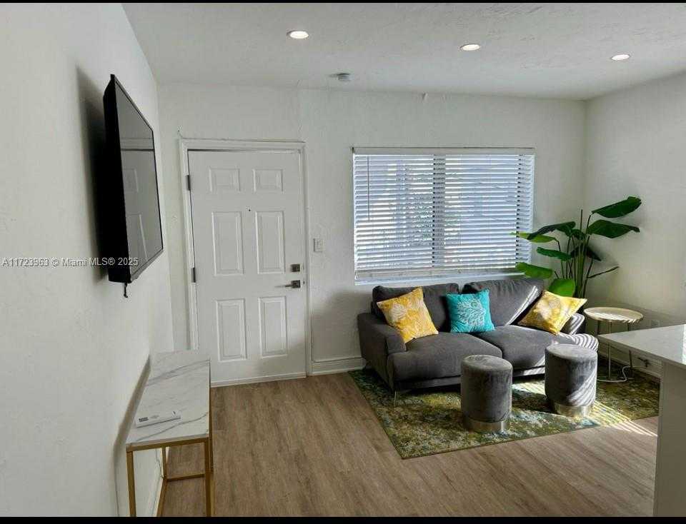 Small Image of 1351 EUCLID AVE #12, Miami Beach Number 2