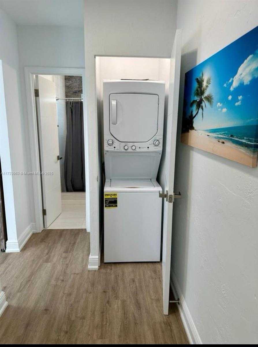 Small Image of 1351 EUCLID AVE #12, Miami Beach Number 3
