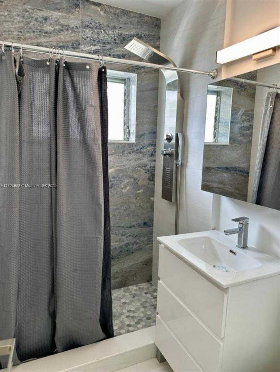 Small Image of 1351 EUCLID AVE #12, Miami Beach Number 4