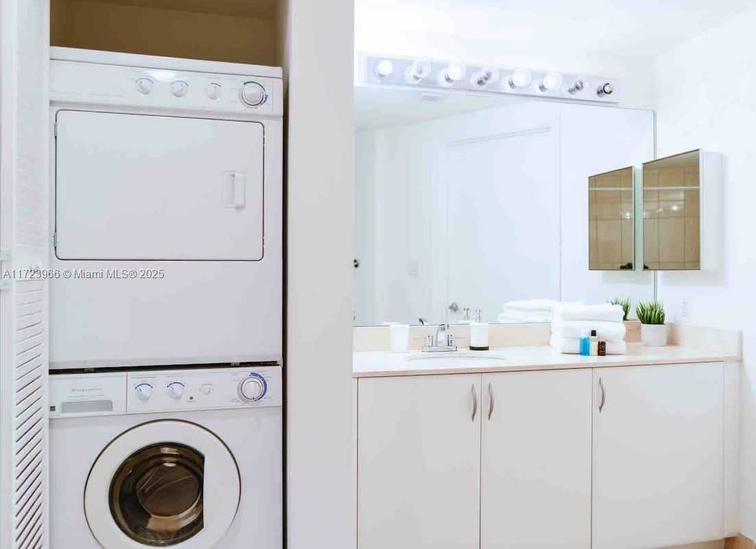 Small Image of 1750 NORTH BAYSHORE DR #2914, Miami Number 10