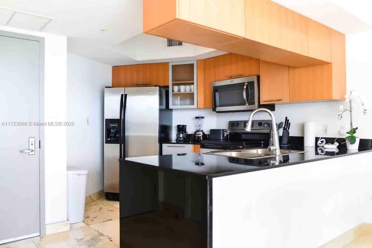Small Image of 1750 NORTH BAYSHORE DR #2914, Miami Number 2