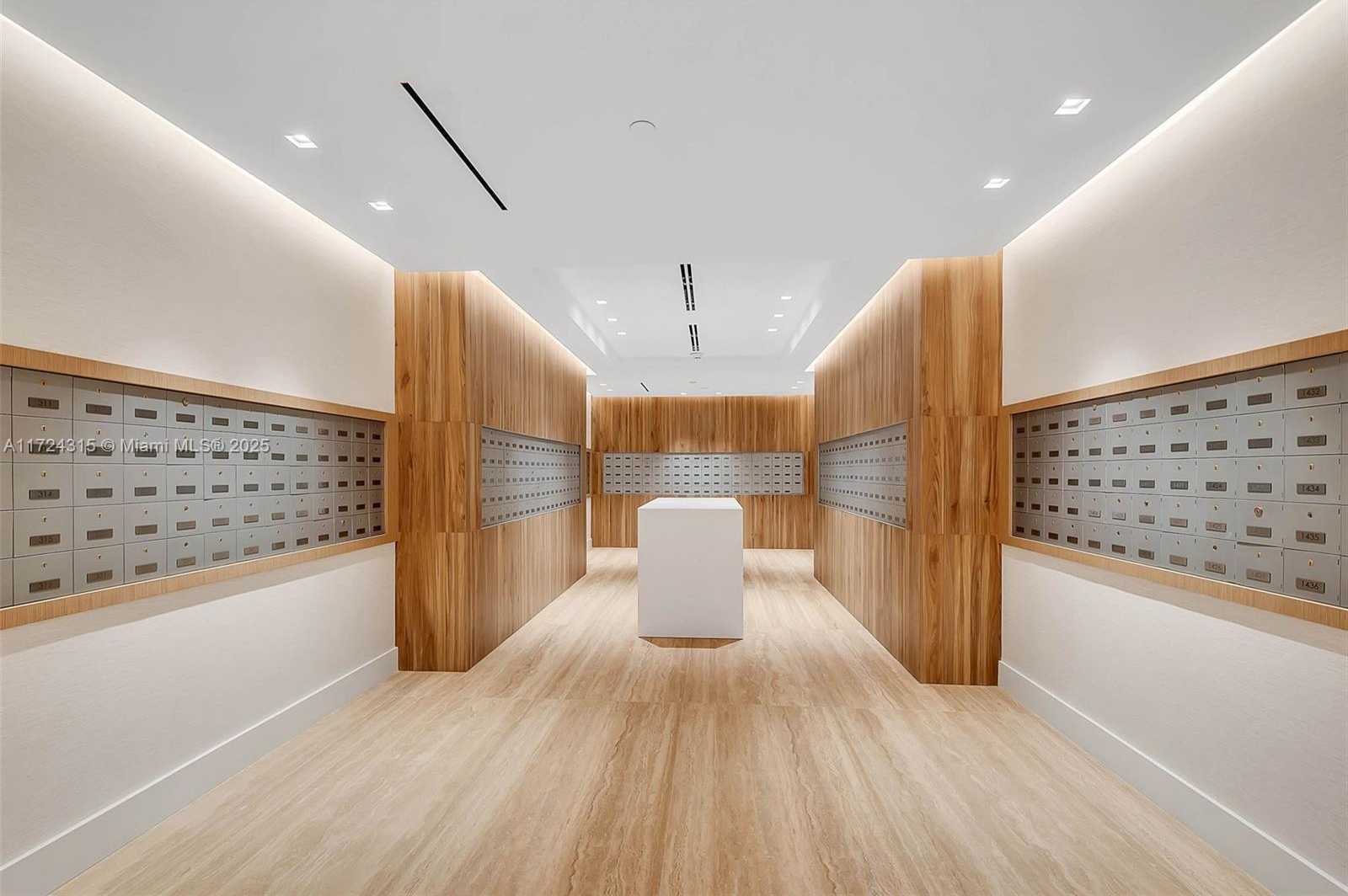 Small Image of 2301 COLLINS AVE #1533, Miami Beach Number 44