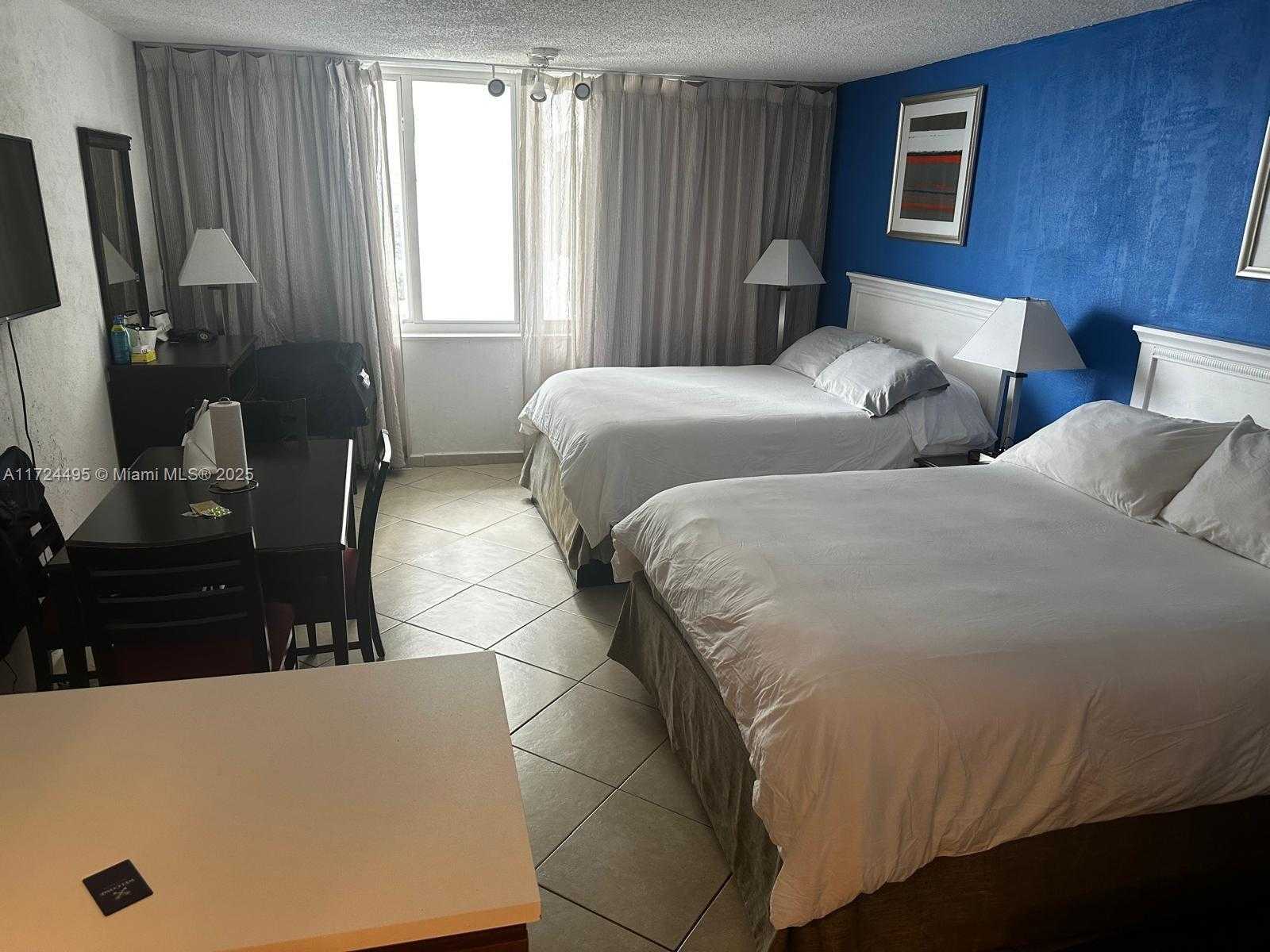 Small Image of 19201 Collins Ave, Sunny Isles Beach, FL 33160, USA Number 4