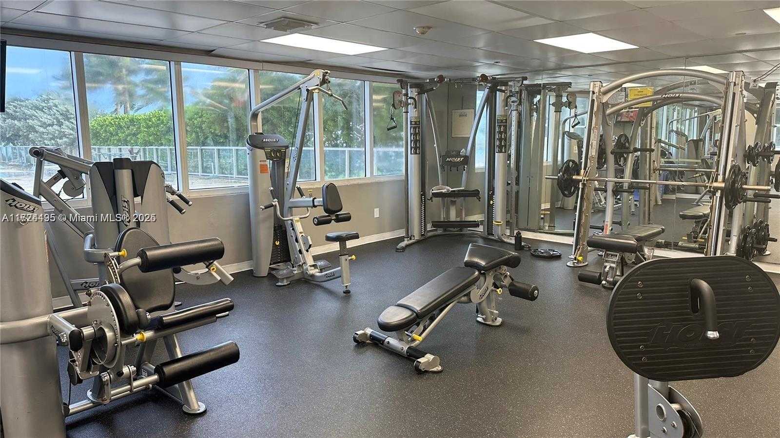 Small Image of 19201 Collins Ave, Sunny Isles Beach, FL 33160, USA Number 8