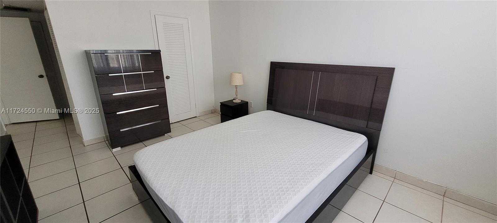 Small Image of 1980 SOUTH OCEAN DR #4D, Hallandale Beach Number 5