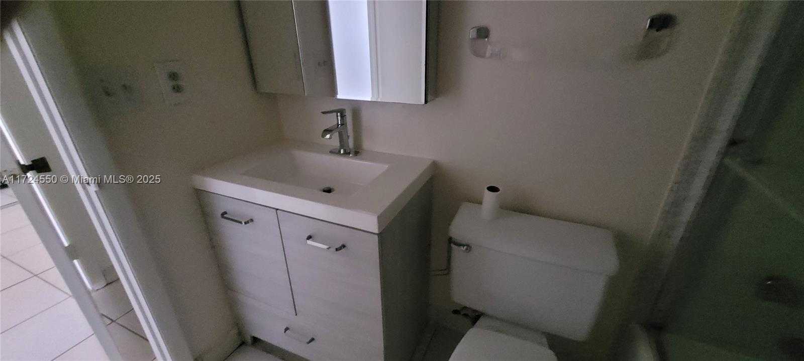Small Image of 1980 SOUTH OCEAN DR #4D, Hallandale Beach Number 6