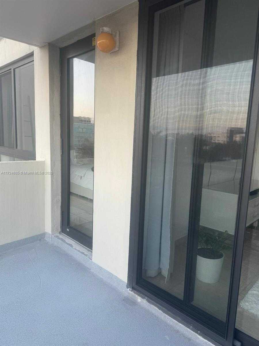 Small Image of 9800 WEST BAY HARBOR DR #605, Bay Harbor Islands Number 5