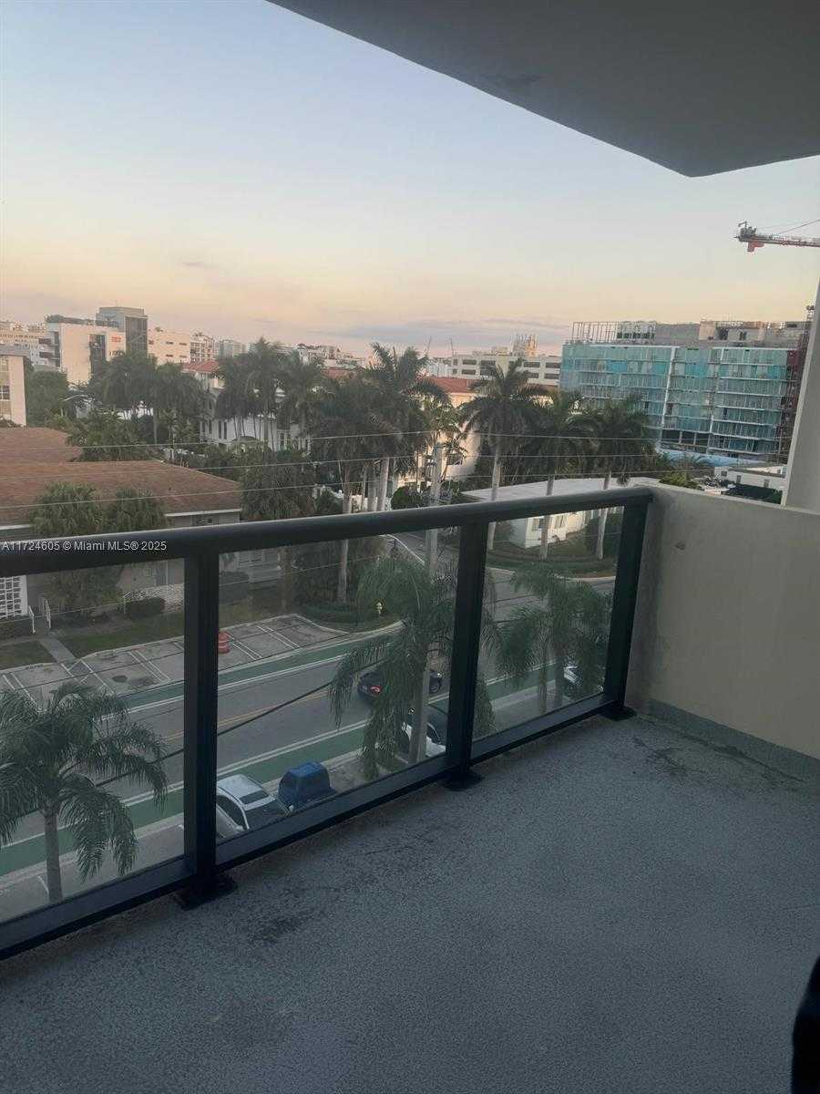 Small Image of 9800 WEST BAY HARBOR DR #605, Bay Harbor Islands Number 6