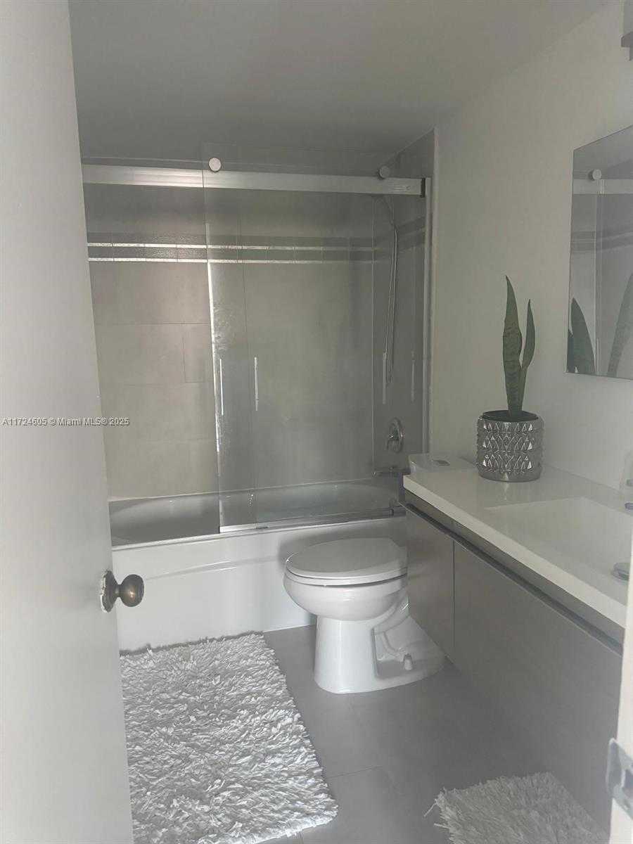 Small Image of 9800 WEST BAY HARBOR DR #605, Bay Harbor Islands Number 7