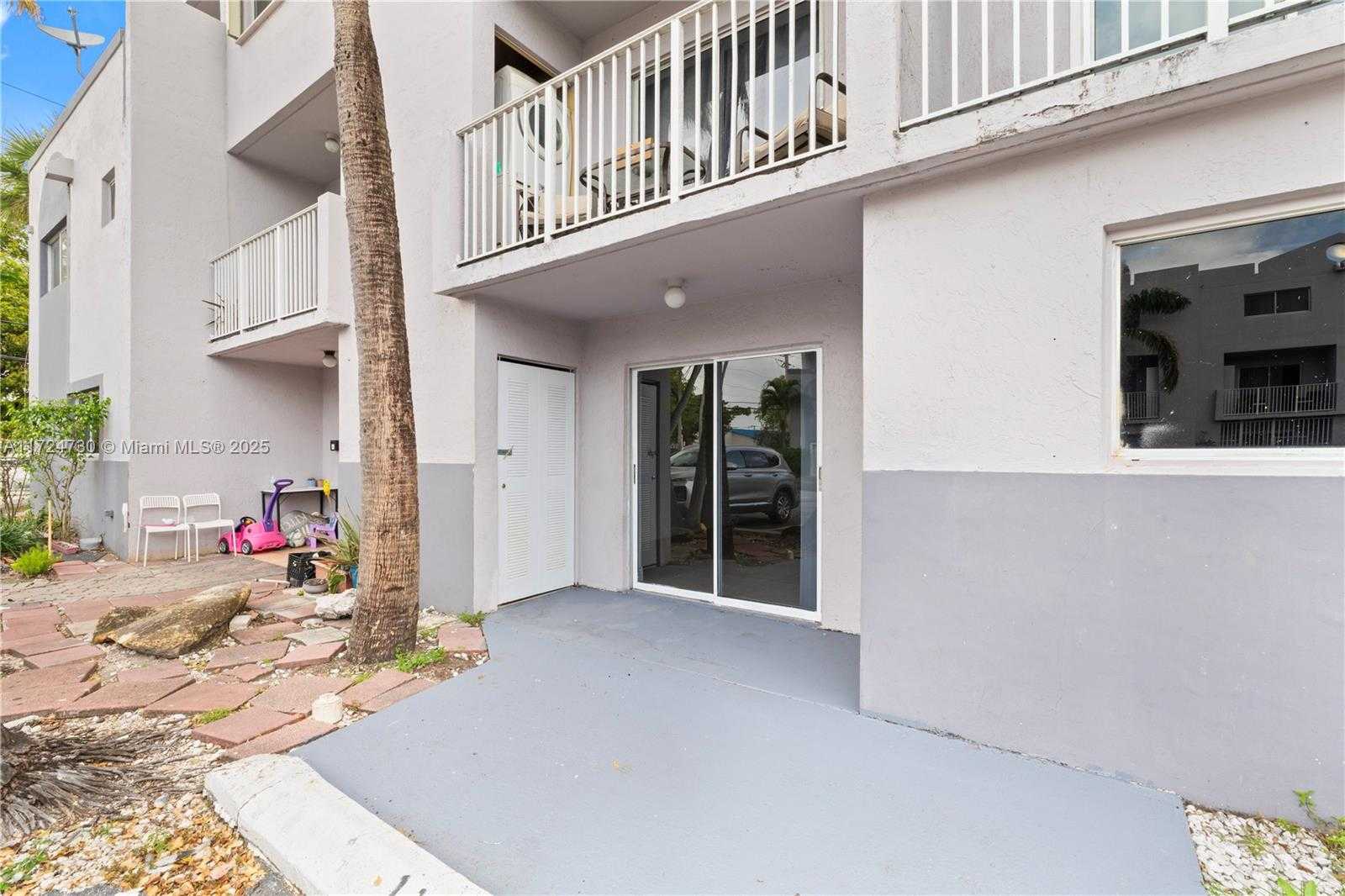 Small Image of 2660 WEST 76TH ST #106, Hialeah Number 13