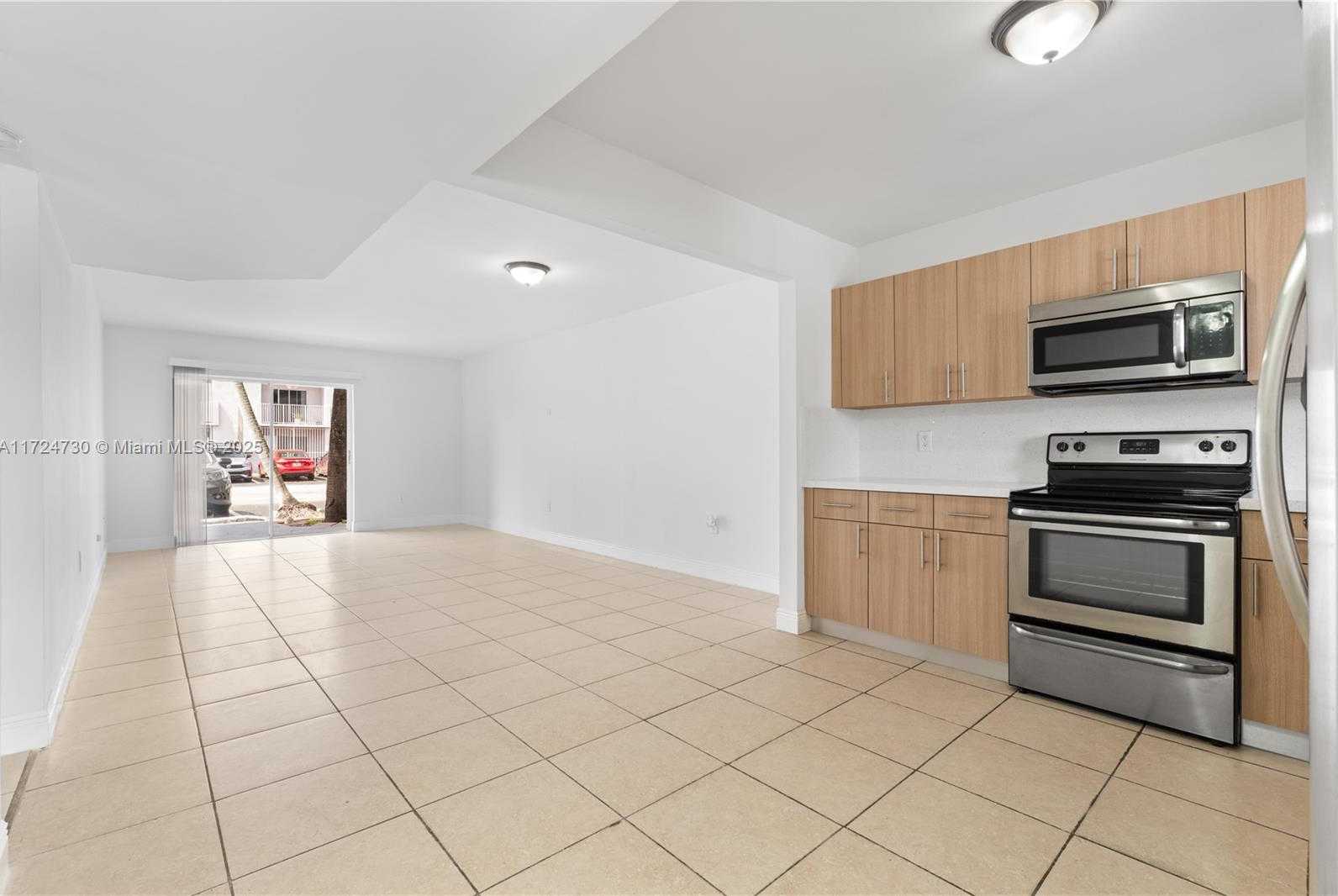 Small Image of 2660 WEST 76TH ST #106, Hialeah Number 3