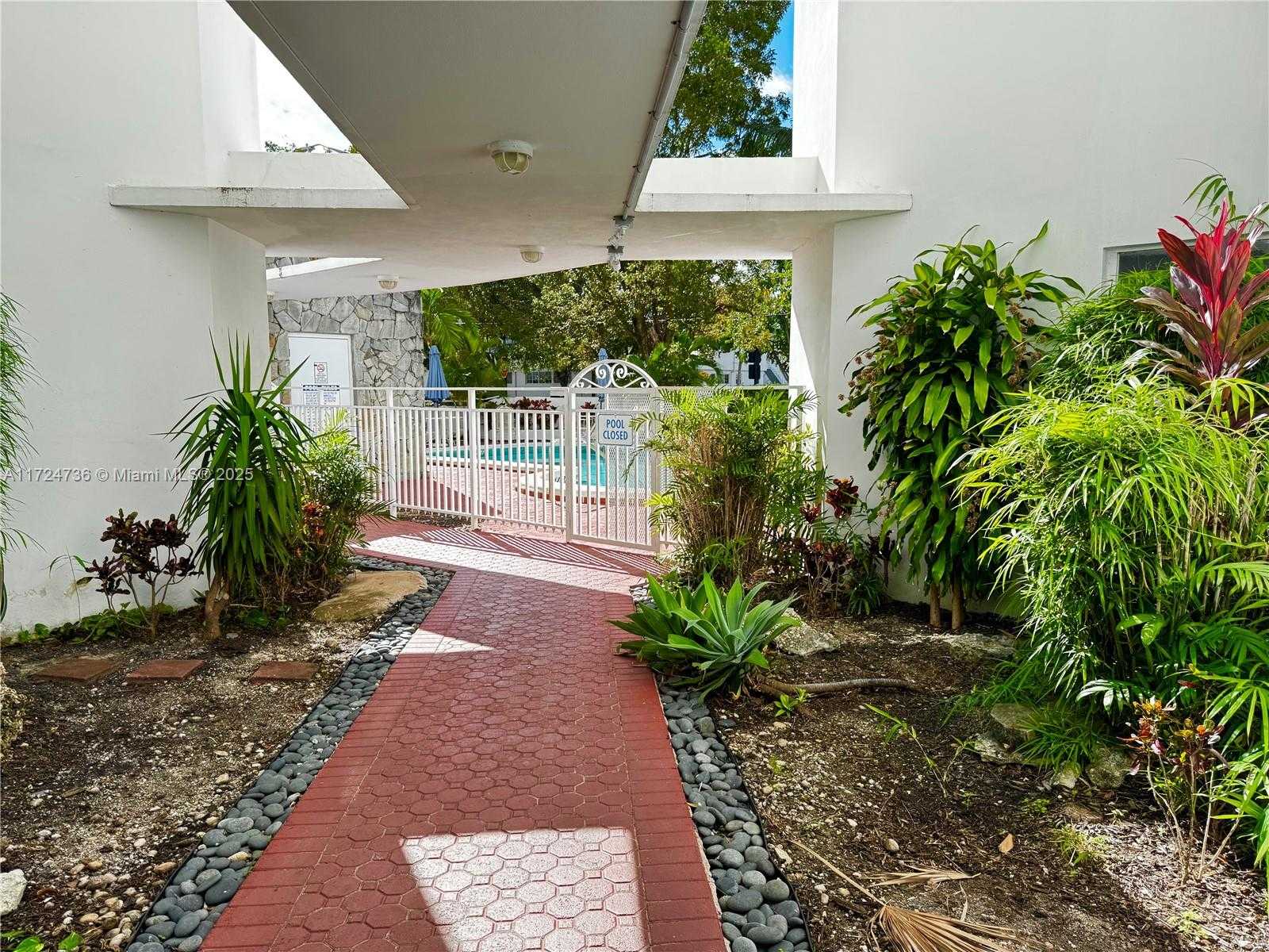 Small Image of 1075 93RD ST #105, Bay Harbor Islands Number 15