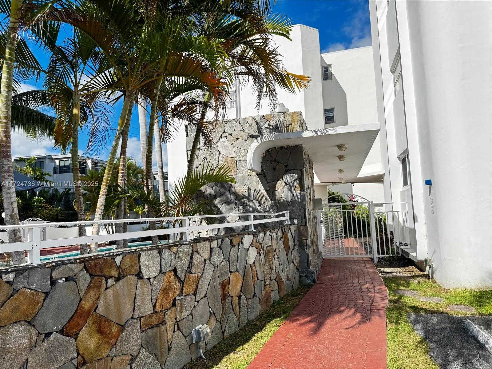 Small Image of 1075 93RD ST #105, Bay Harbor Islands Number 17