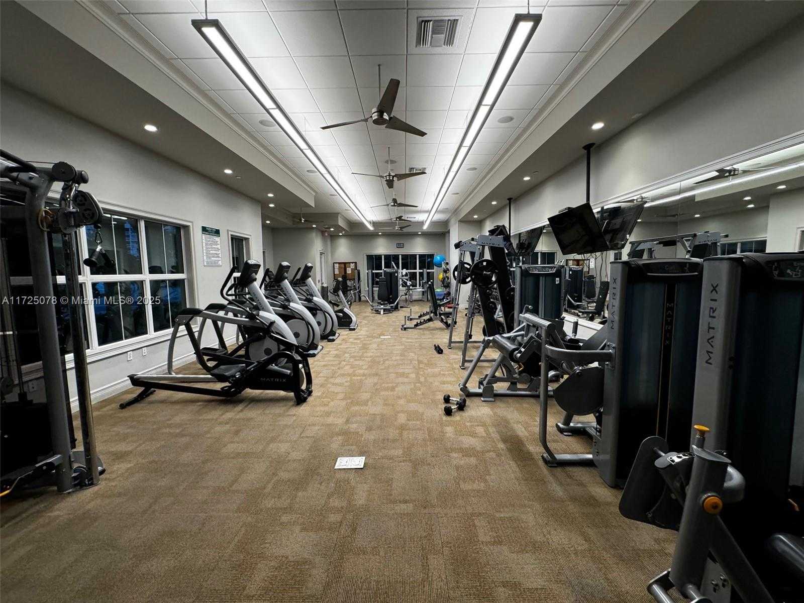 Small Image of 950 HILLCREST DR #411, Hollywood Number 13