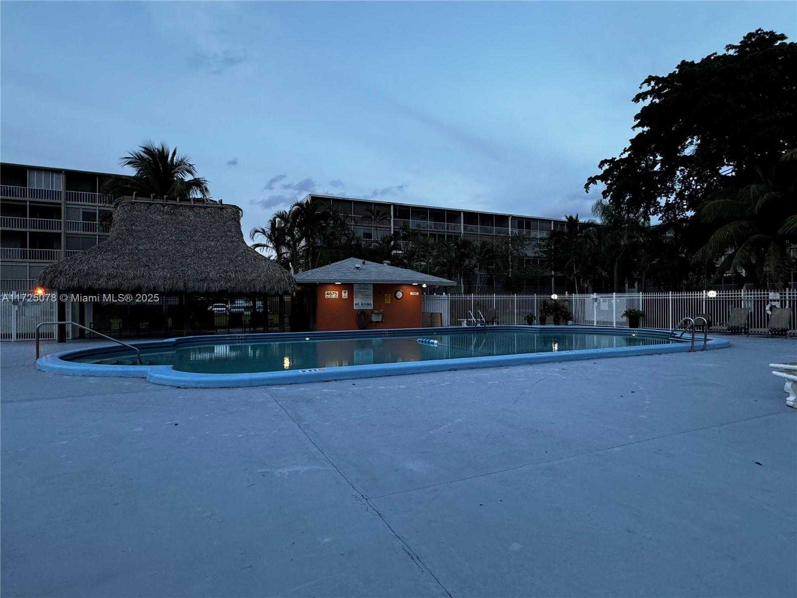 Small Image of 950 HILLCREST DR #411, Hollywood Number 15
