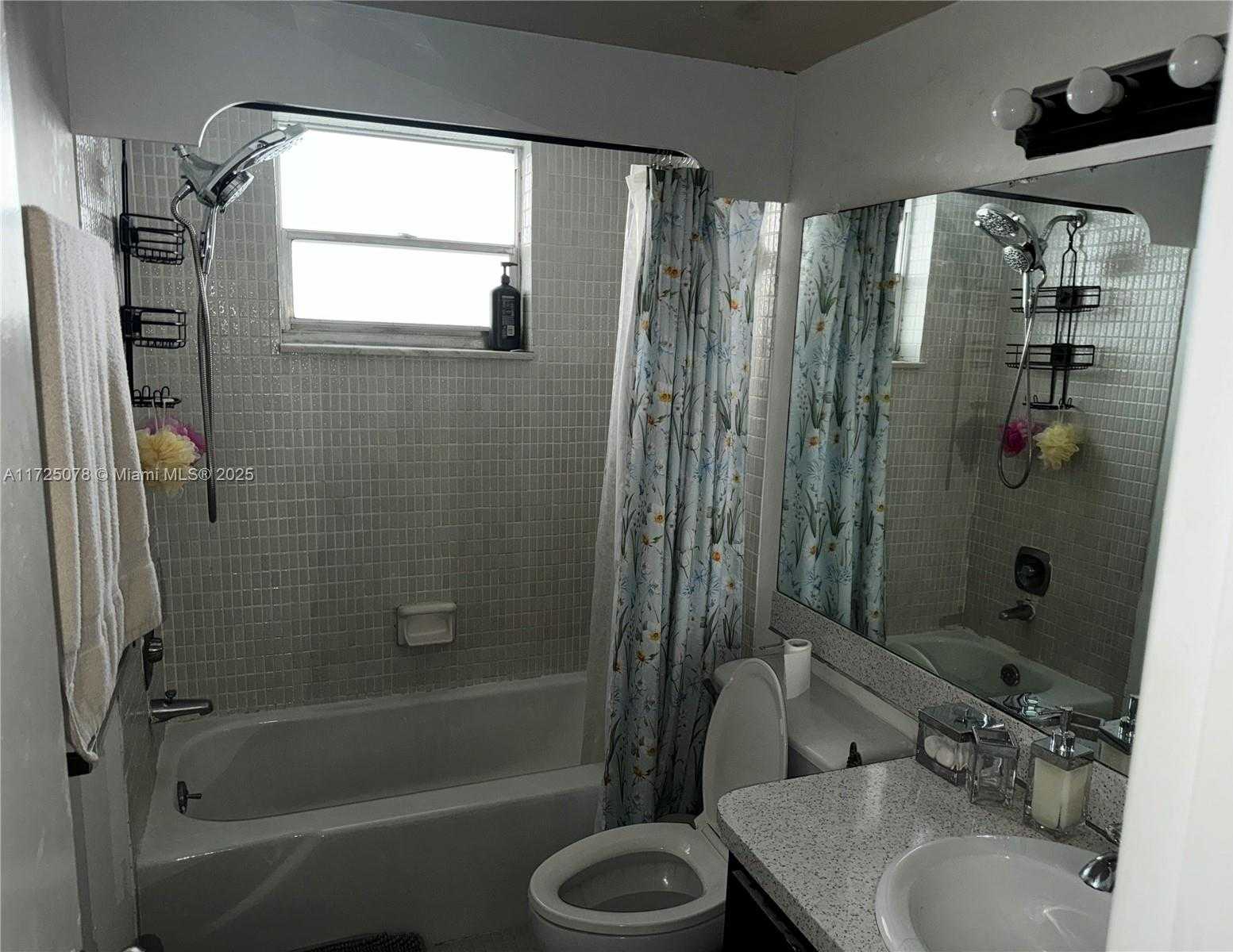 Small Image of 950 HILLCREST DR #411, Hollywood Number 5