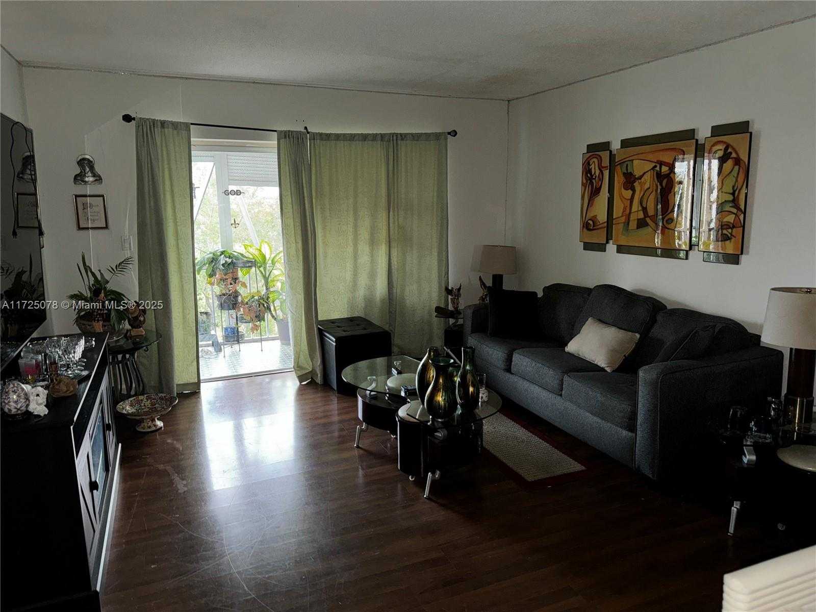 Small Image of 950 HILLCREST DR #411, Hollywood Number 8