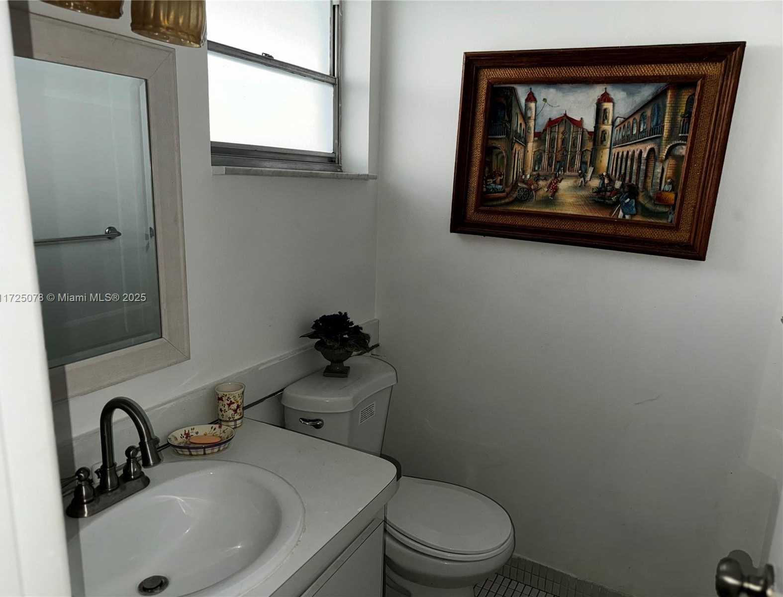 Small Image of 950 HILLCREST DR #411, Hollywood Number 9
