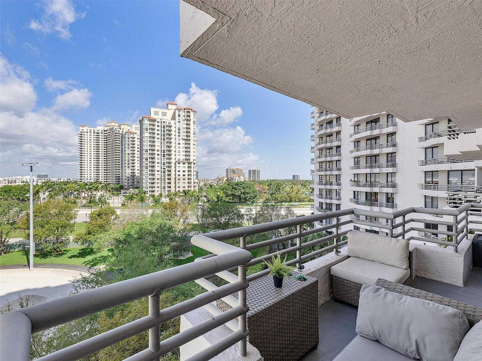Small Image of 3300 NORTH EAST 191ST ST #701, Aventura Number 11