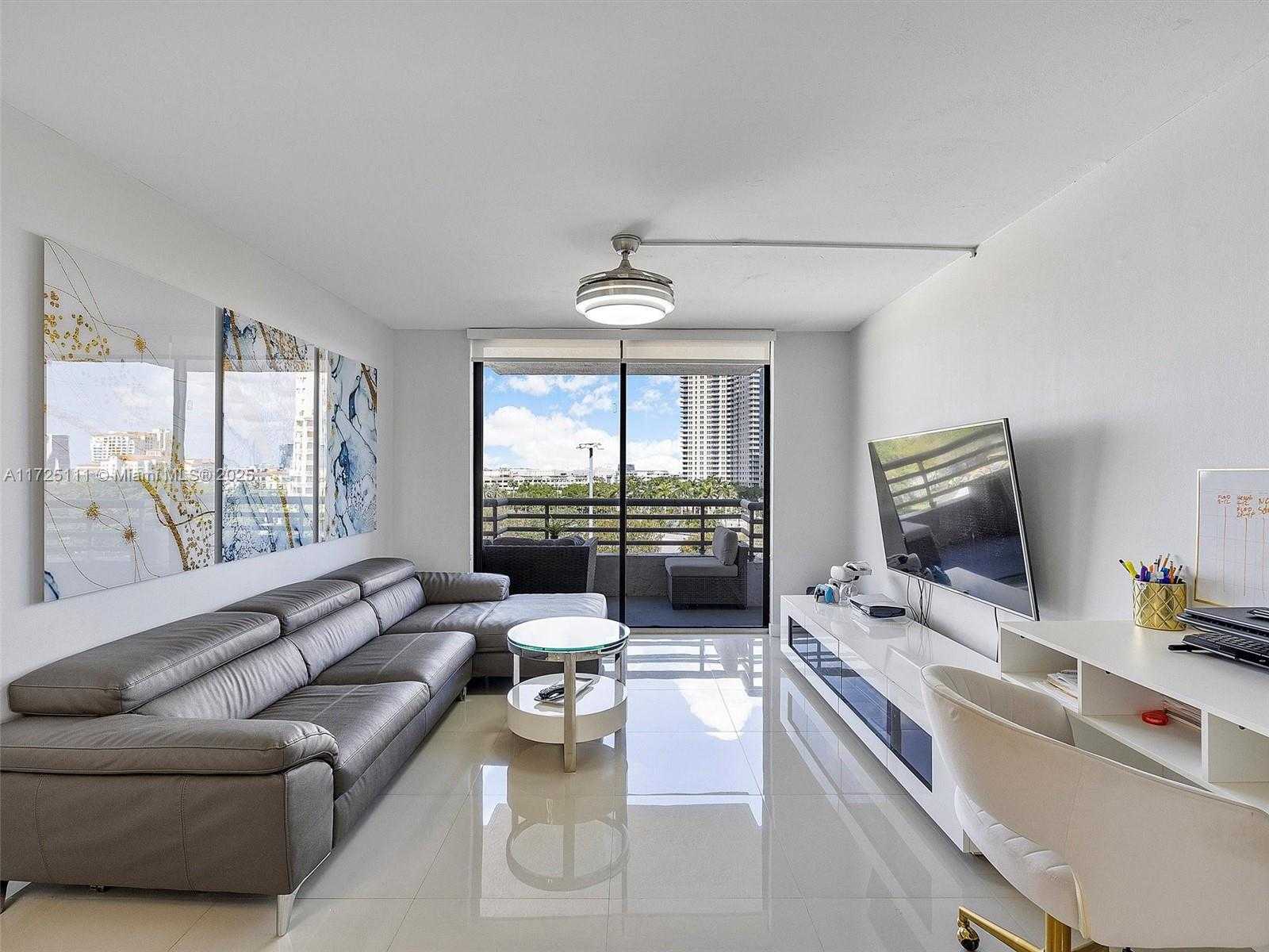 Small Image of 3300 NORTH EAST 191ST ST #701, Aventura Number 2