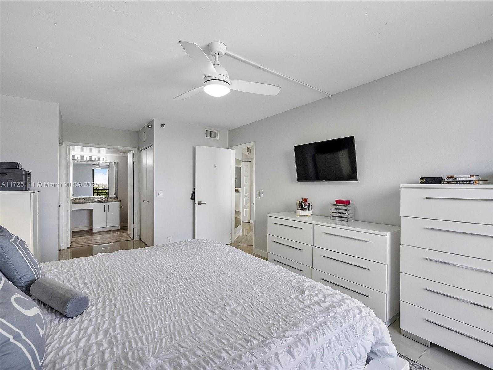Small Image of 3300 NORTH EAST 191ST ST #701, Aventura Number 24