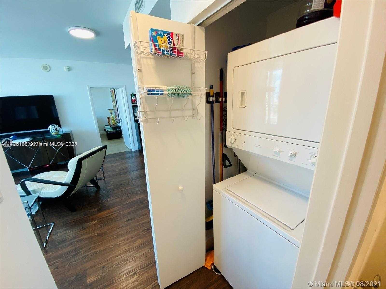 Small Image of 90 SOUTH WEST 3RD ST #2807, Miami Number 15