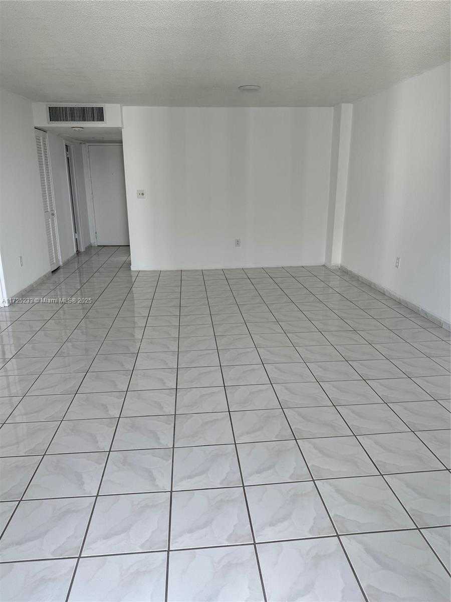 Small Image of 5701 COLLINS AVE #1011, Miami Beach Number 12