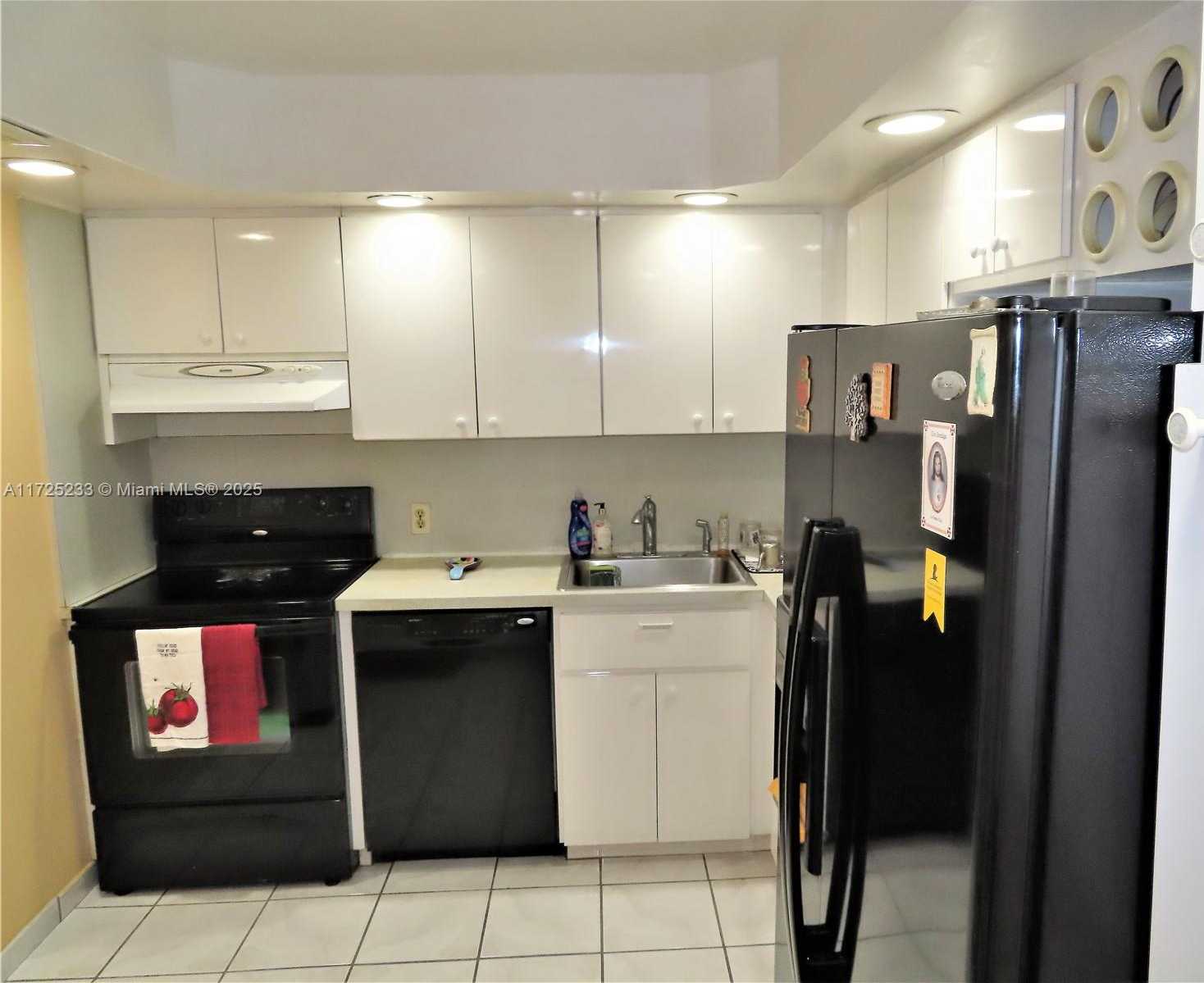 Small Image of 5701 COLLINS AVE #1011, Miami Beach Number 6