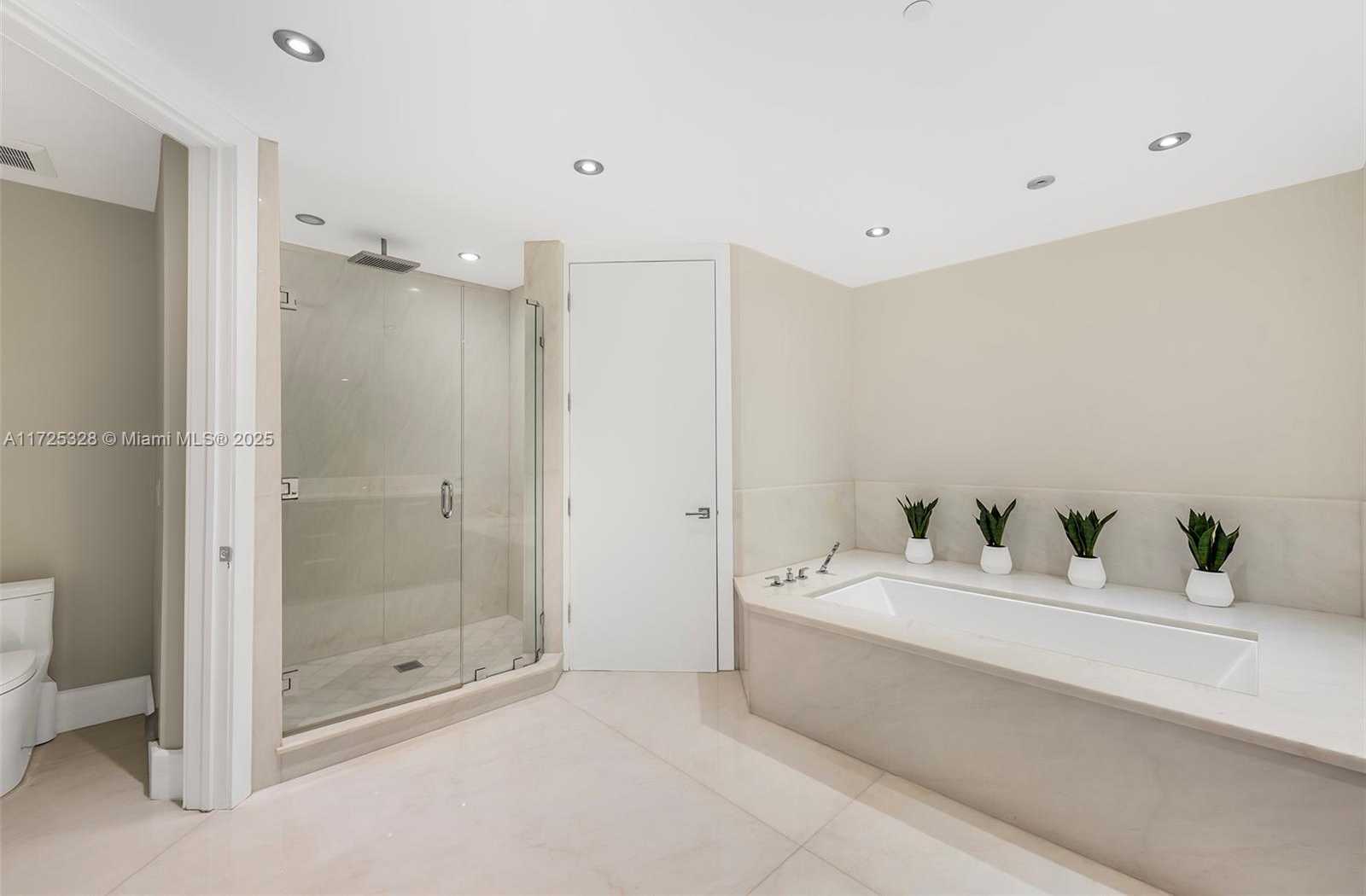 Small Image of 5959 COLLINS AVE #606, Miami Beach Number 13