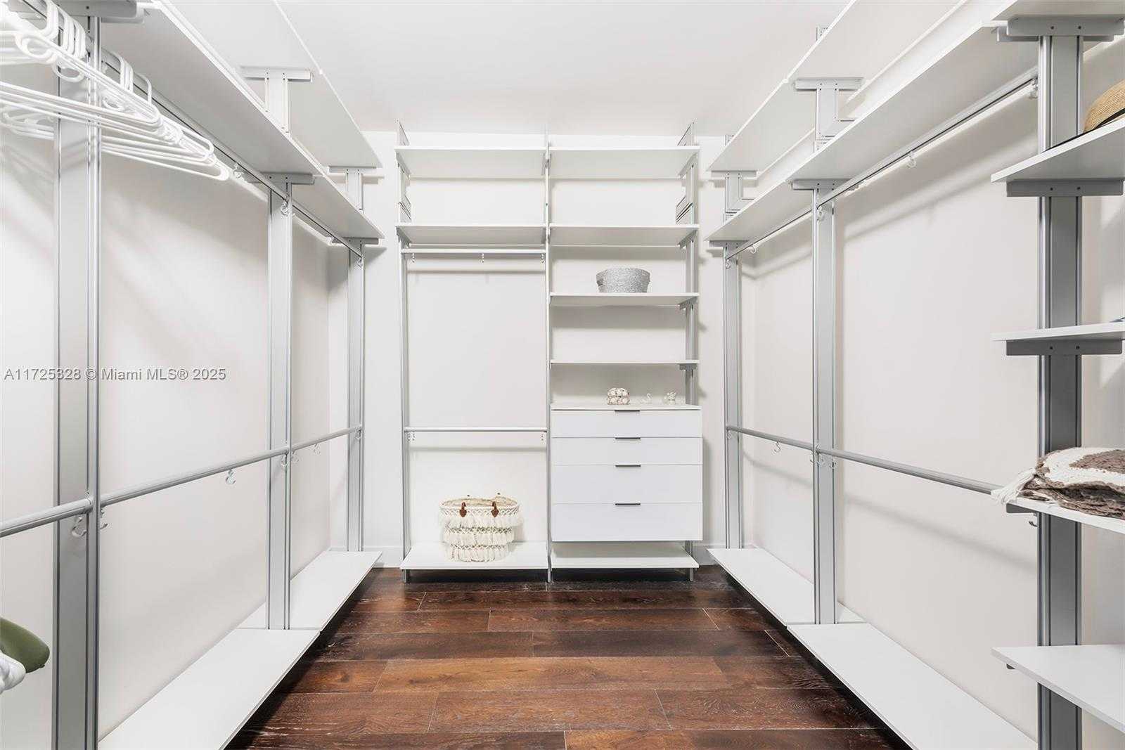 Small Image of 5959 COLLINS AVE #606, Miami Beach Number 14
